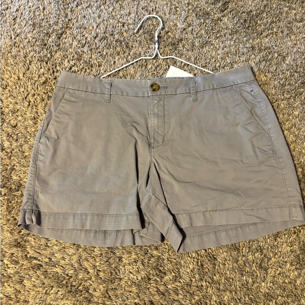 Women’s Gray Old Navy 3” Inseam Shorts Size 8